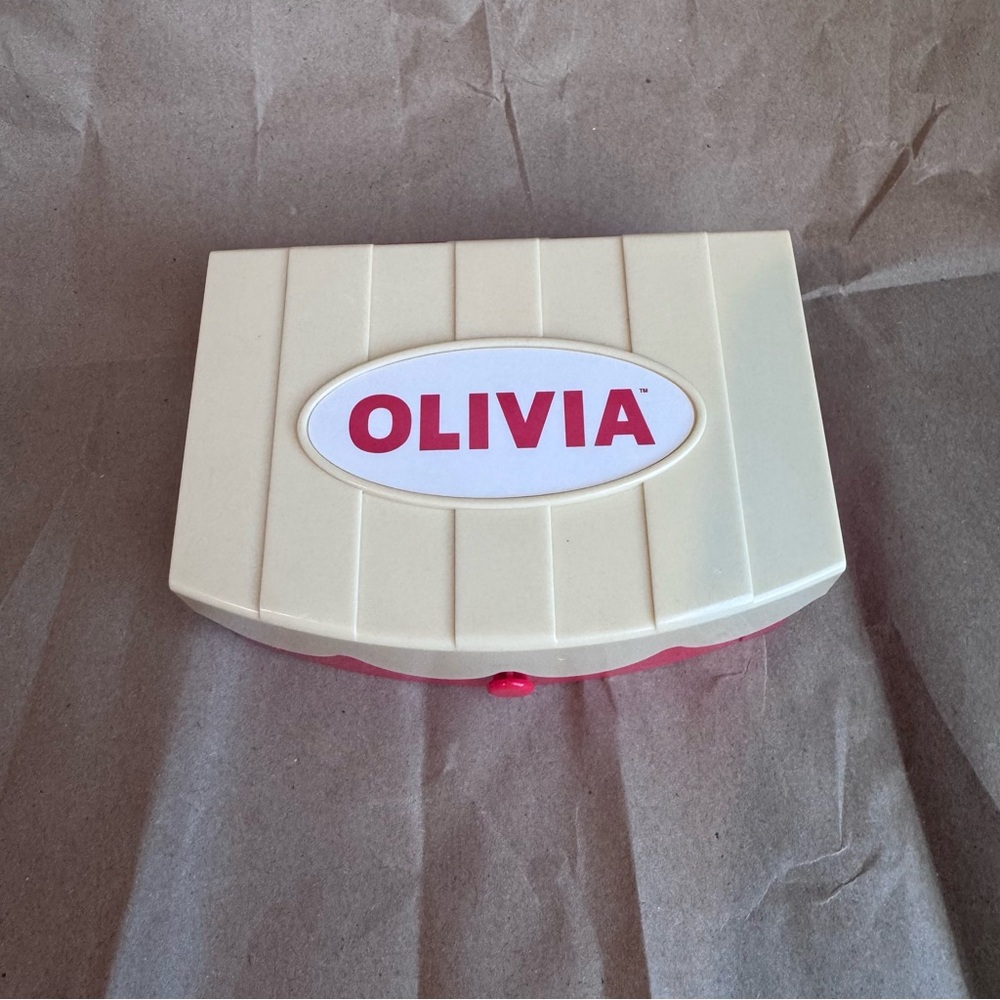 2010 Olivia The Pig Mini Playset